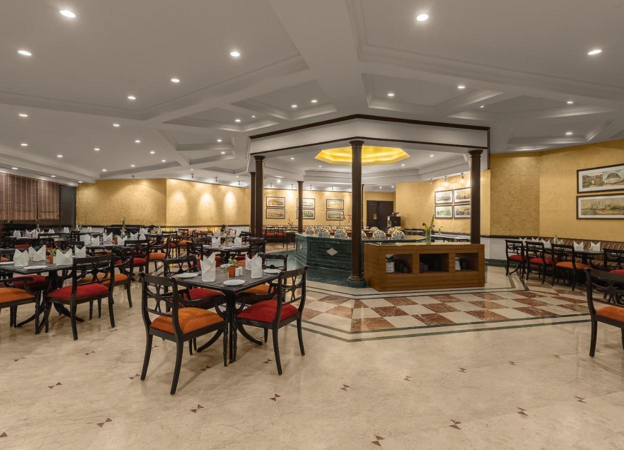 สโรวร ปอร์ติโก สุราชคัญช์ Hotel นิวเดลี ภายนอก รูปภาพ