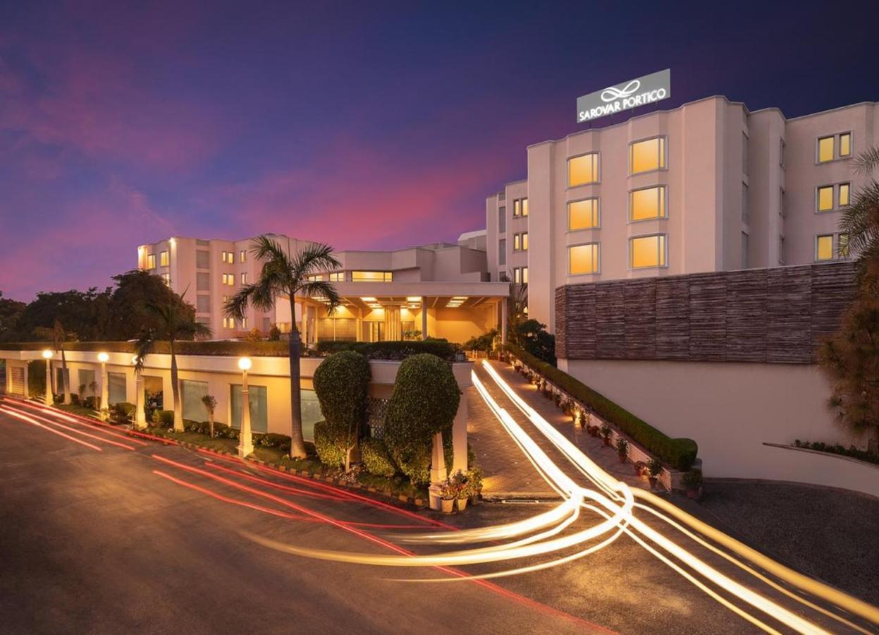 สโรวร ปอร์ติโก สุราชคัญช์ Hotel นิวเดลี ภายนอก รูปภาพ