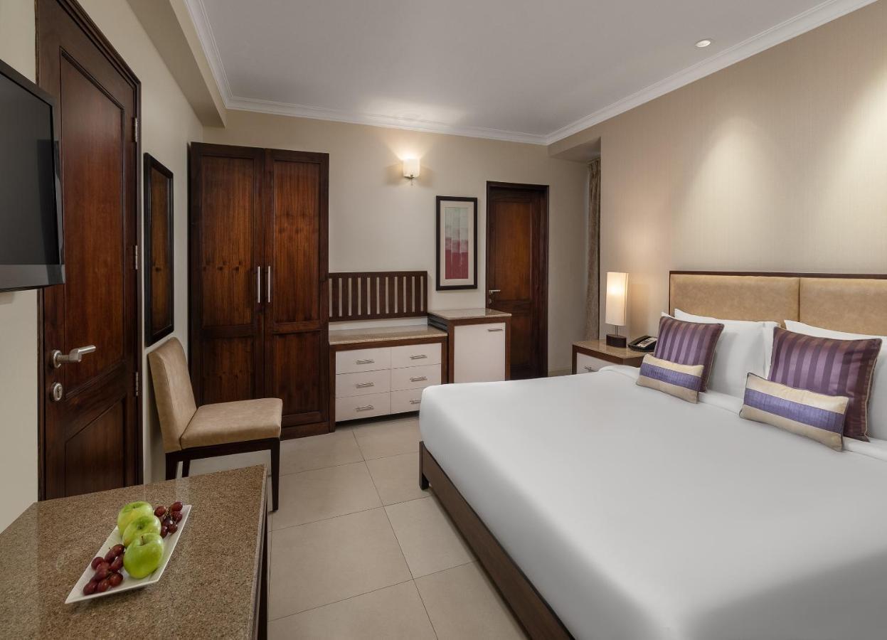 สโรวร ปอร์ติโก สุราชคัญช์ Hotel นิวเดลี ภายนอก รูปภาพ